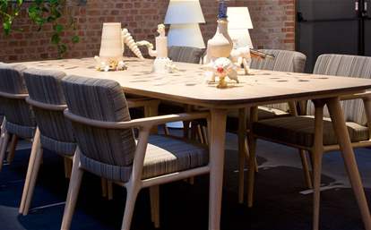 Zio dining table